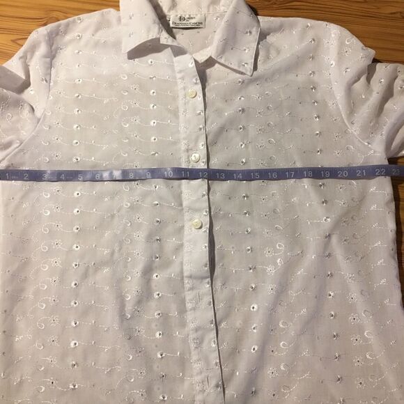 Drapors and Damons Women’s button up shirt - Picture 5 of 9